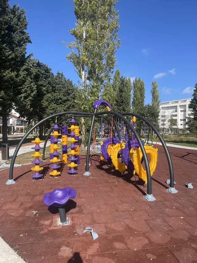 Veliki gradski park — igralište i staze, Ulcinj — Deco Fun